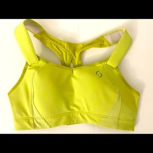 Sports bra (hi impact activity)